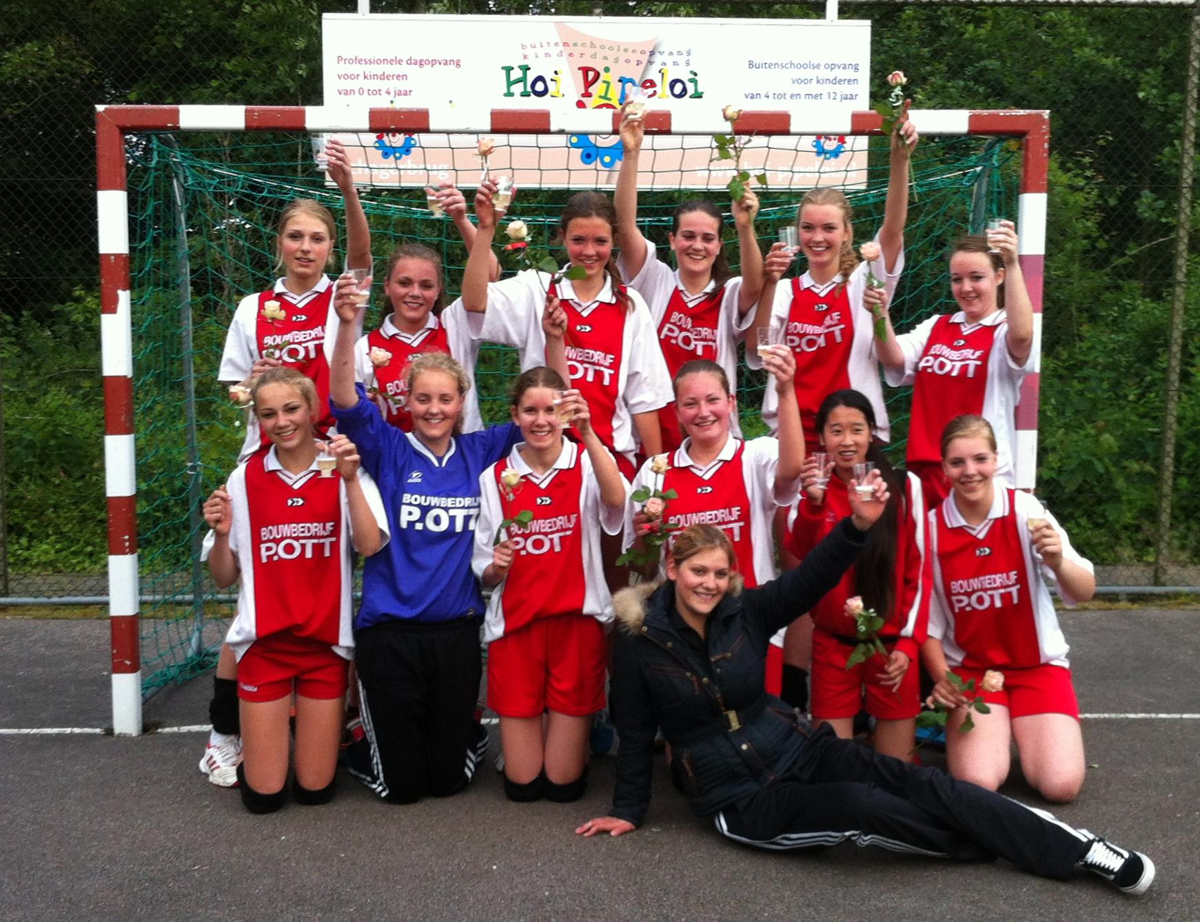 HVS B1 jaarverslag seizoen 2013-2014